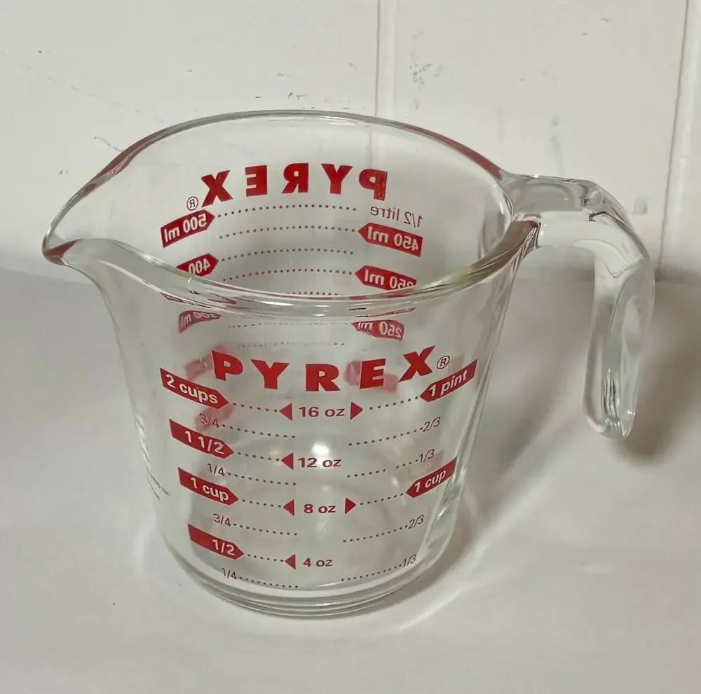 Vintage 80s Pyrex 2 Cup Glass Measuring Cup 16 oz 1 Pint Red Lettering J Handle